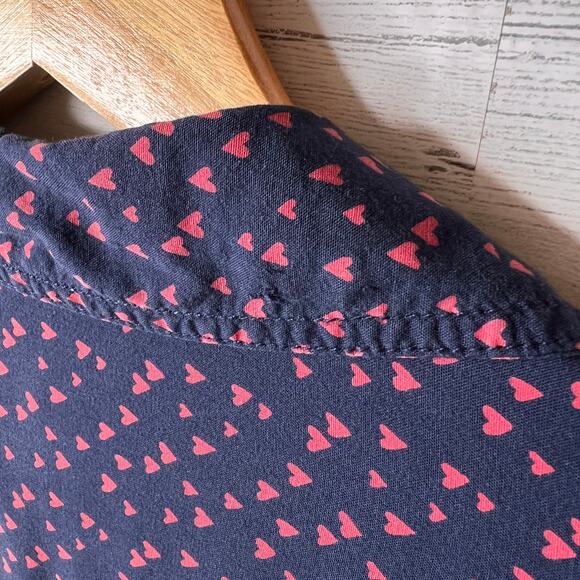 Beach Lunch Lounge Top Womens Size Medium Navy & Red Tiny Heart Print Buttons - Picture 14 of 16